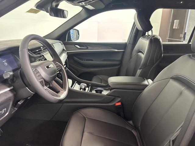 new 2025 Jeep Grand Cherokee car, priced at $44,238
