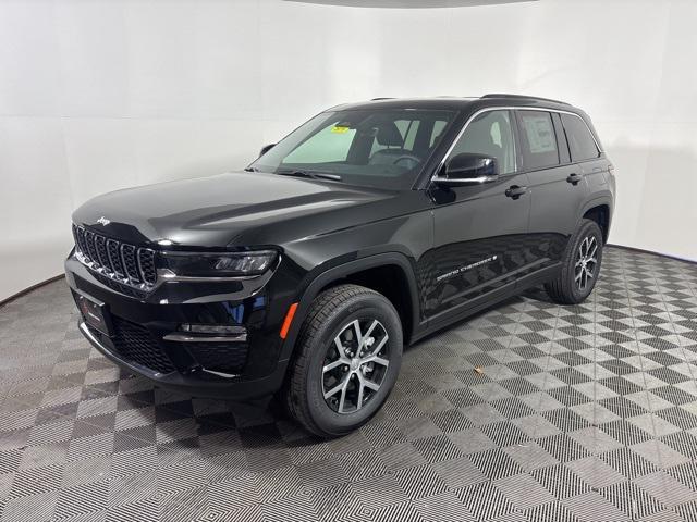 new 2025 Jeep Grand Cherokee car, priced at $44,238