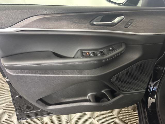 new 2025 Jeep Grand Cherokee car, priced at $44,238