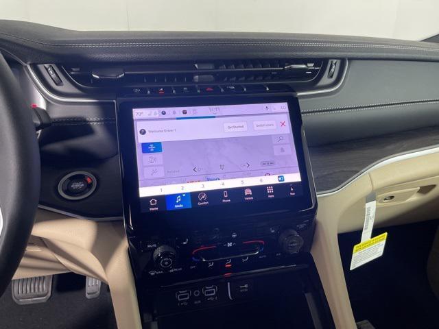 new 2025 Jeep Grand Cherokee car, priced at $43,372