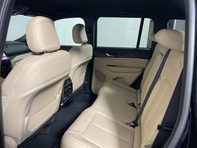 new 2025 Jeep Grand Cherokee car, priced at $43,372