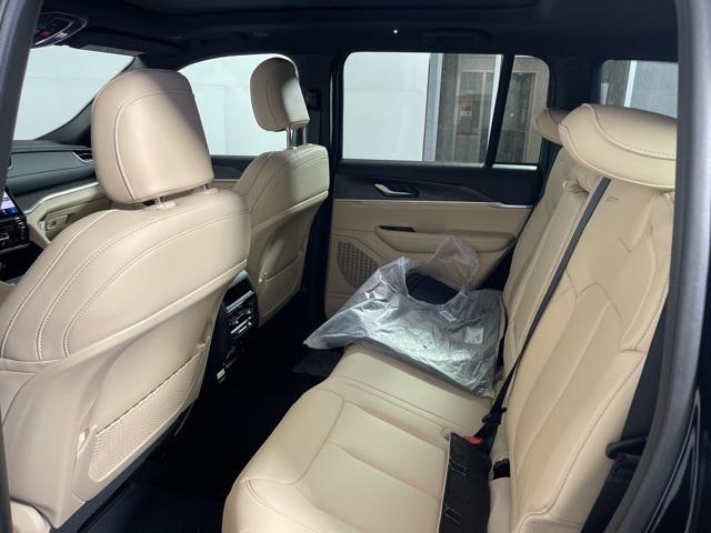 new 2025 Jeep Grand Cherokee car, priced at $46,926