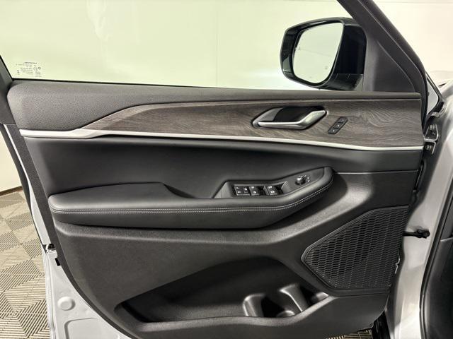 new 2025 Jeep Grand Cherokee car, priced at $46,726