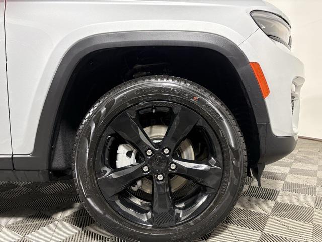 new 2025 Jeep Grand Cherokee car, priced at $46,726