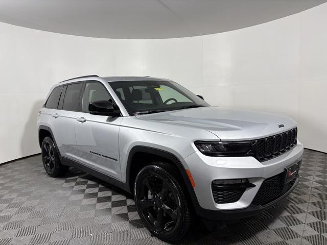 new 2025 Jeep Grand Cherokee car, priced at $46,726