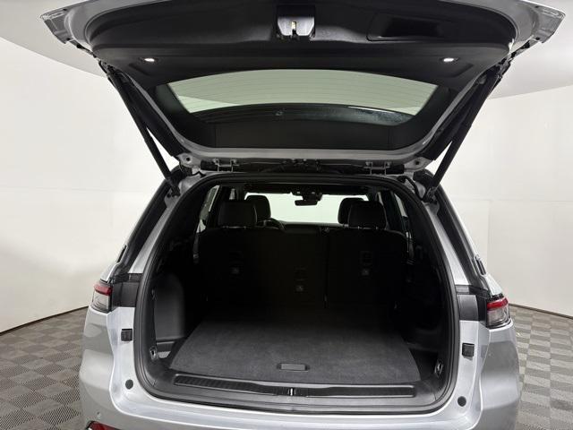 new 2025 Jeep Grand Cherokee car, priced at $41,915