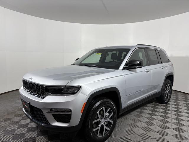 new 2025 Jeep Grand Cherokee car, priced at $41,915