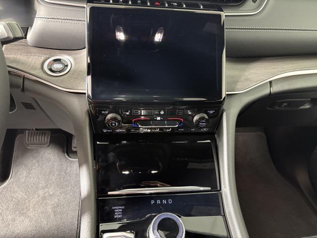 new 2025 Jeep Grand Cherokee car, priced at $41,915