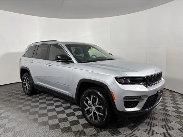 new 2025 Jeep Grand Cherokee car, priced at $41,915