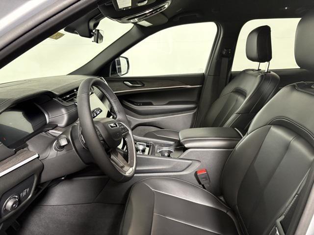 new 2025 Jeep Grand Cherokee car, priced at $41,915