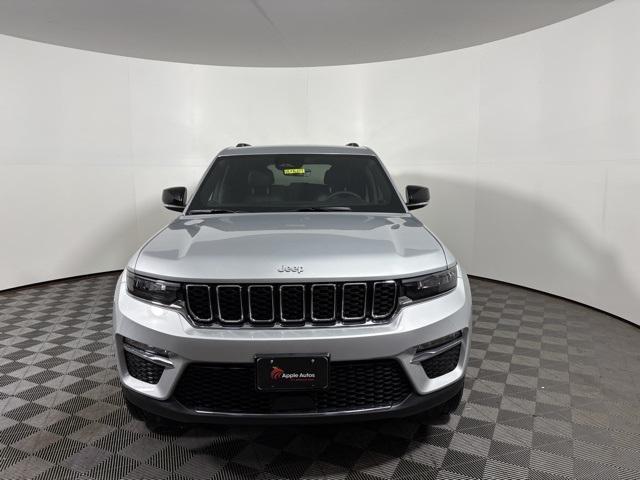 new 2025 Jeep Grand Cherokee car, priced at $41,915