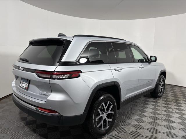 new 2025 Jeep Grand Cherokee car, priced at $41,915