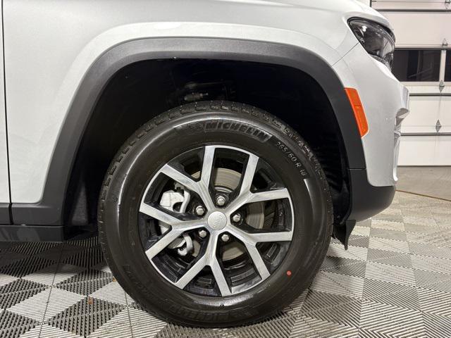 new 2025 Jeep Grand Cherokee car, priced at $41,915