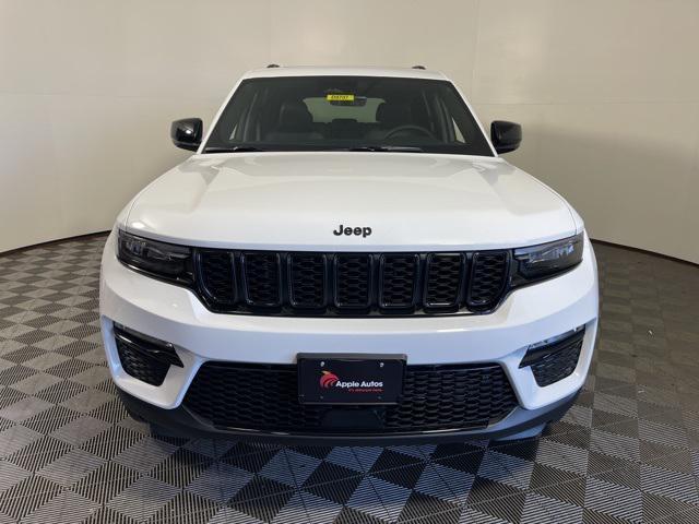 new 2025 Jeep Grand Cherokee car, priced at $49,458