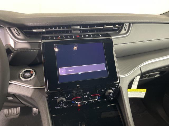 new 2025 Jeep Grand Cherokee car, priced at $44,015