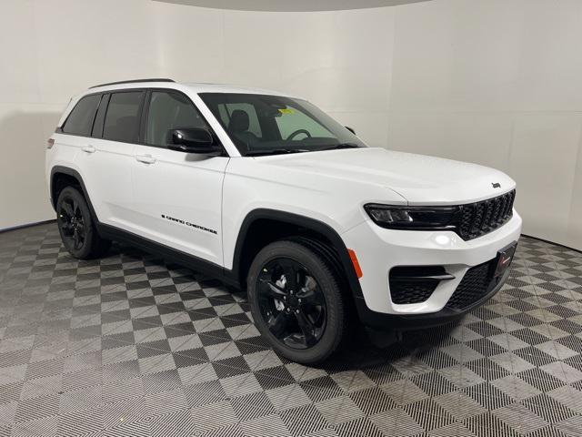 new 2025 Jeep Grand Cherokee car, priced at $44,015