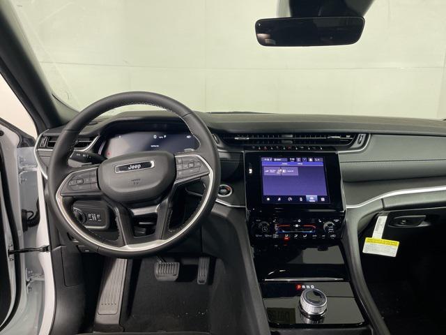 new 2025 Jeep Grand Cherokee car, priced at $44,015