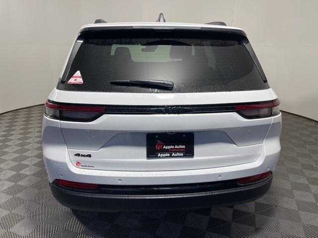 new 2025 Jeep Grand Cherokee car, priced at $44,015