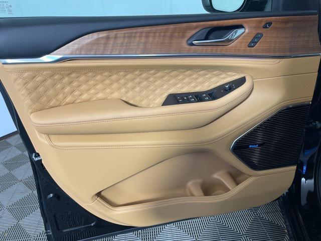 new 2025 Jeep Grand Cherokee car, priced at $64,785