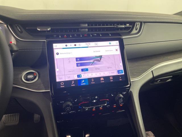 new 2025 Jeep Grand Cherokee car, priced at $49,190