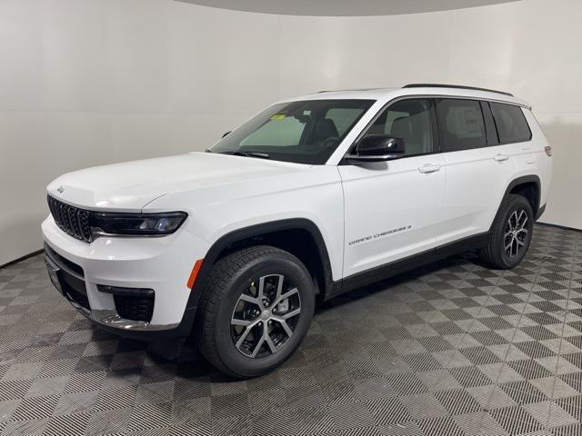 new 2025 Jeep Grand Cherokee car, priced at $49,190