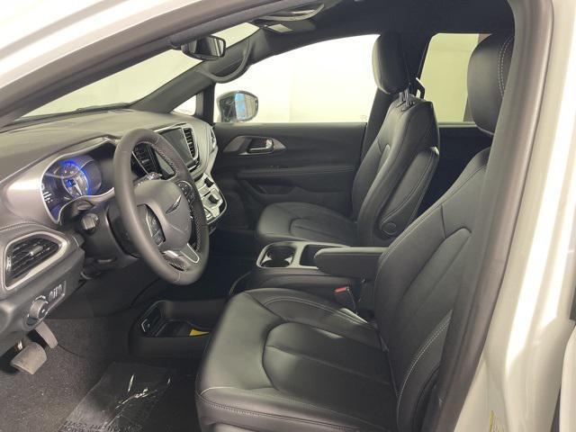 new 2026 Chrysler Pacifica car, priced at $42,443