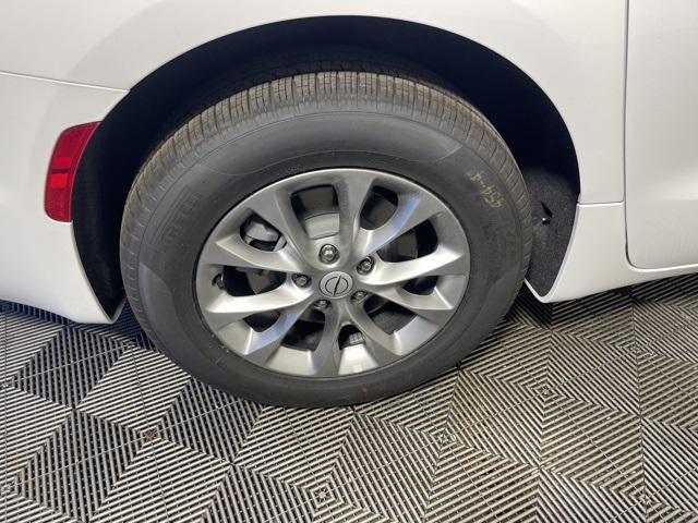 new 2026 Chrysler Pacifica car, priced at $42,443