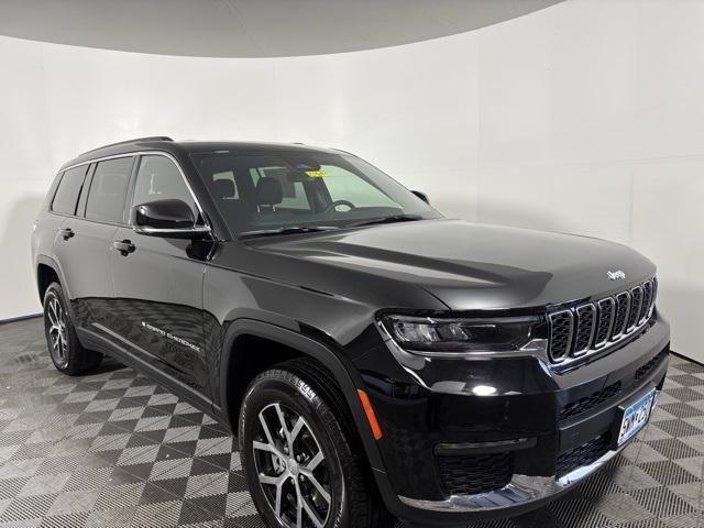 new 2025 Jeep Grand Cherokee car, priced at $38,204