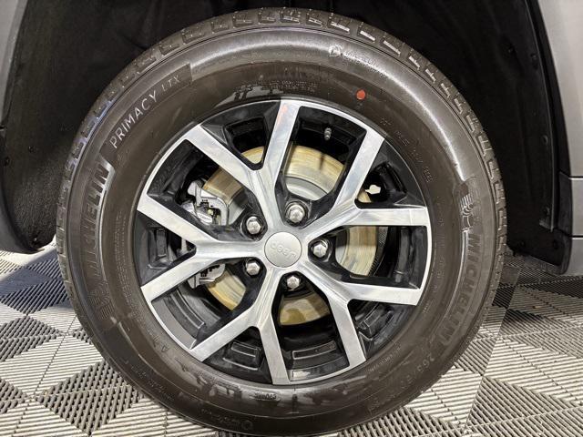 new 2025 Jeep Grand Cherokee car, priced at $38,204