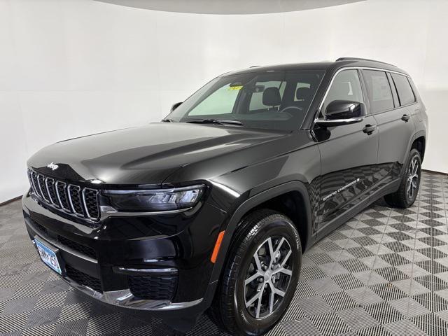 new 2025 Jeep Grand Cherokee car, priced at $38,204