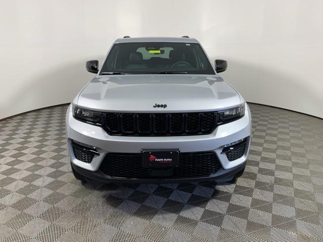 new 2025 Jeep Grand Cherokee car, priced at $43,995