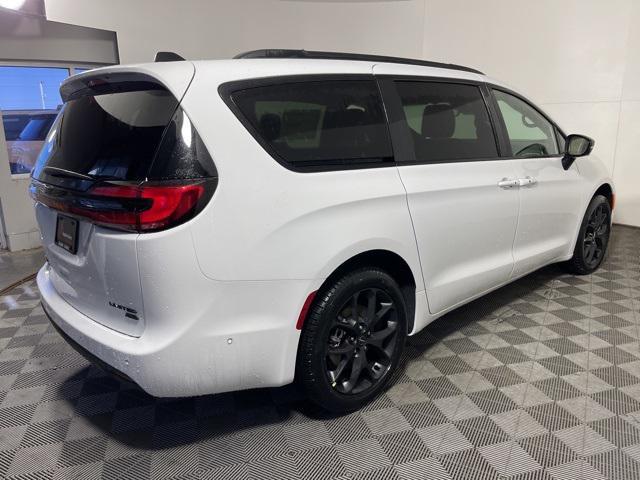 new 2024 Chrysler Pacifica car, priced at $48,495