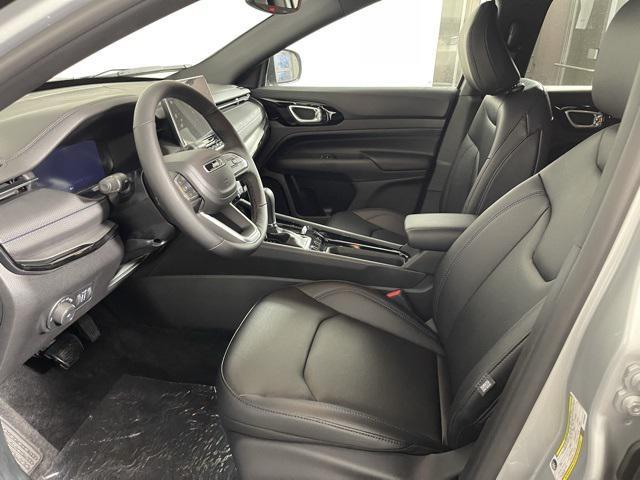 new 2025 Jeep Compass car, priced at $32,995
