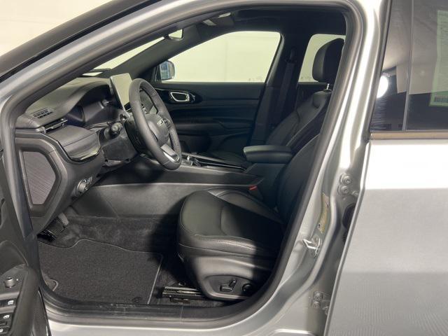 new 2025 Jeep Compass car, priced at $31,495