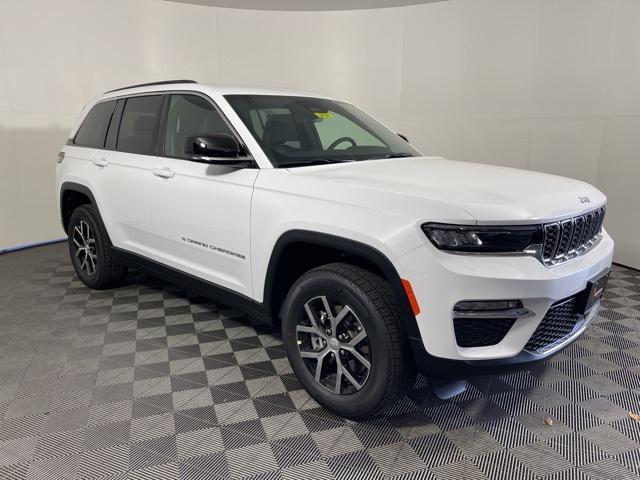 new 2025 Jeep Grand Cherokee car, priced at $40,720
