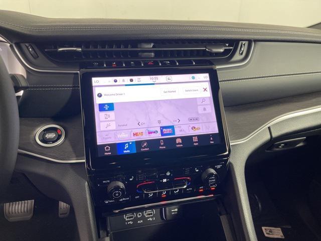 new 2025 Jeep Grand Cherokee car, priced at $40,720