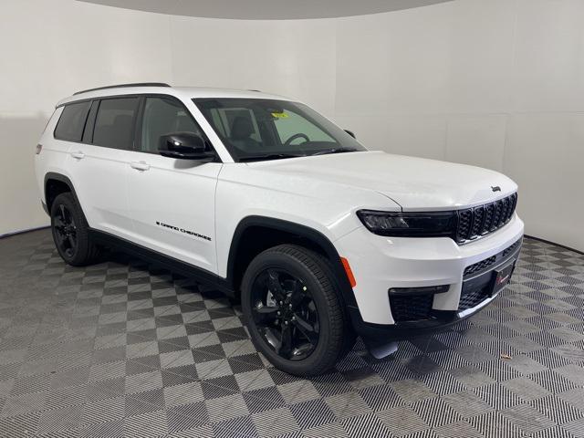 new 2025 Jeep Grand Cherokee car, priced at $43,875