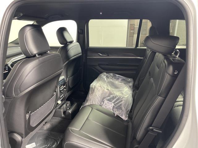 new 2025 Jeep Grand Cherokee car, priced at $43,875