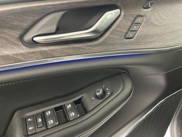 new 2025 Jeep Grand Cherokee car, priced at $61,121