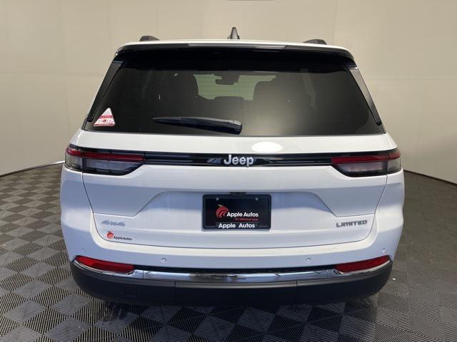 new 2025 Jeep Grand Cherokee car, priced at $42,995