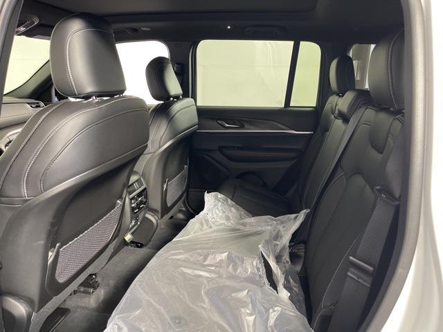new 2025 Jeep Grand Cherokee car, priced at $42,995