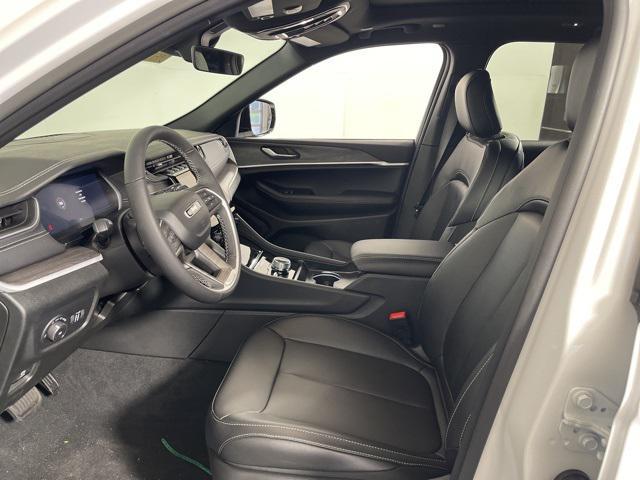 new 2025 Jeep Grand Cherokee car, priced at $42,995