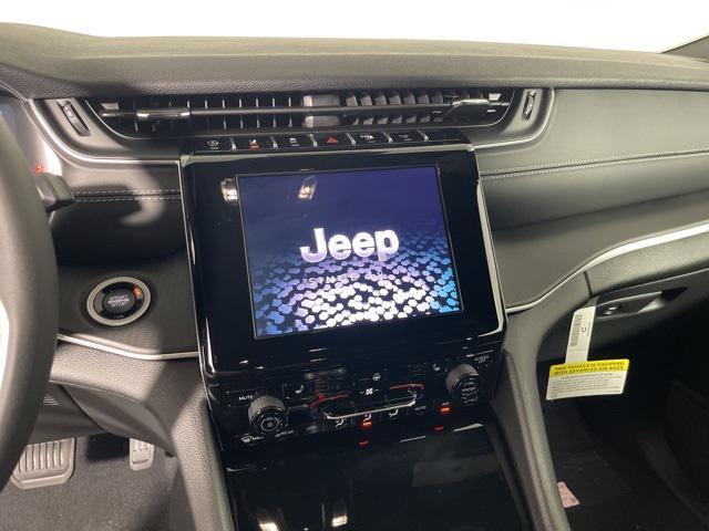 new 2025 Jeep Grand Cherokee car, priced at $41,301