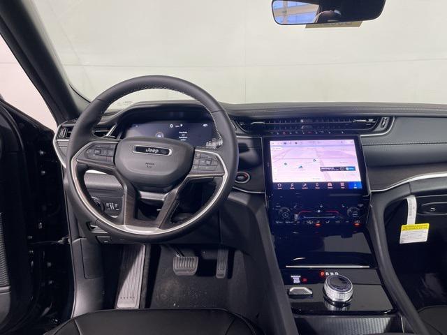 new 2025 Jeep Grand Cherokee car, priced at $43,622