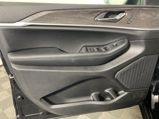 new 2025 Jeep Grand Cherokee car, priced at $43,622