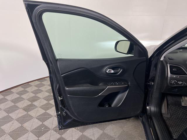 used 2019 Jeep Cherokee car, priced at $18,499