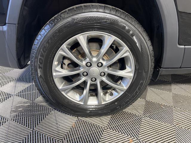 used 2019 Jeep Cherokee car, priced at $18,499