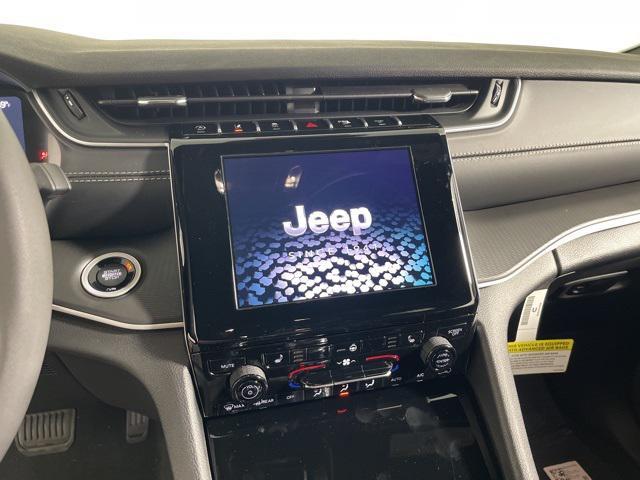 new 2025 Jeep Grand Cherokee car, priced at $44,033