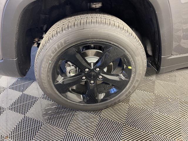 new 2025 Jeep Grand Cherokee car, priced at $44,033