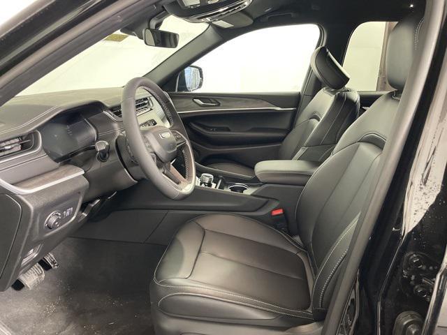 new 2025 Jeep Grand Cherokee car, priced at $46,995